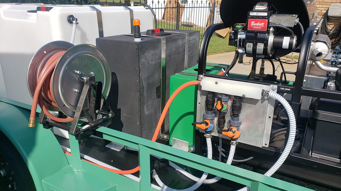 Soft Wash Trailer Mount — DETRAILERS soft wash system (photo 12)